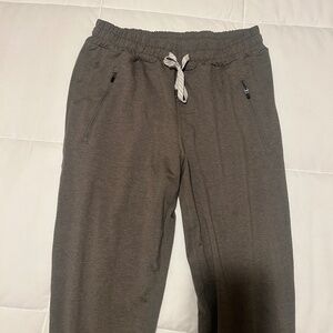 Vuori joggers